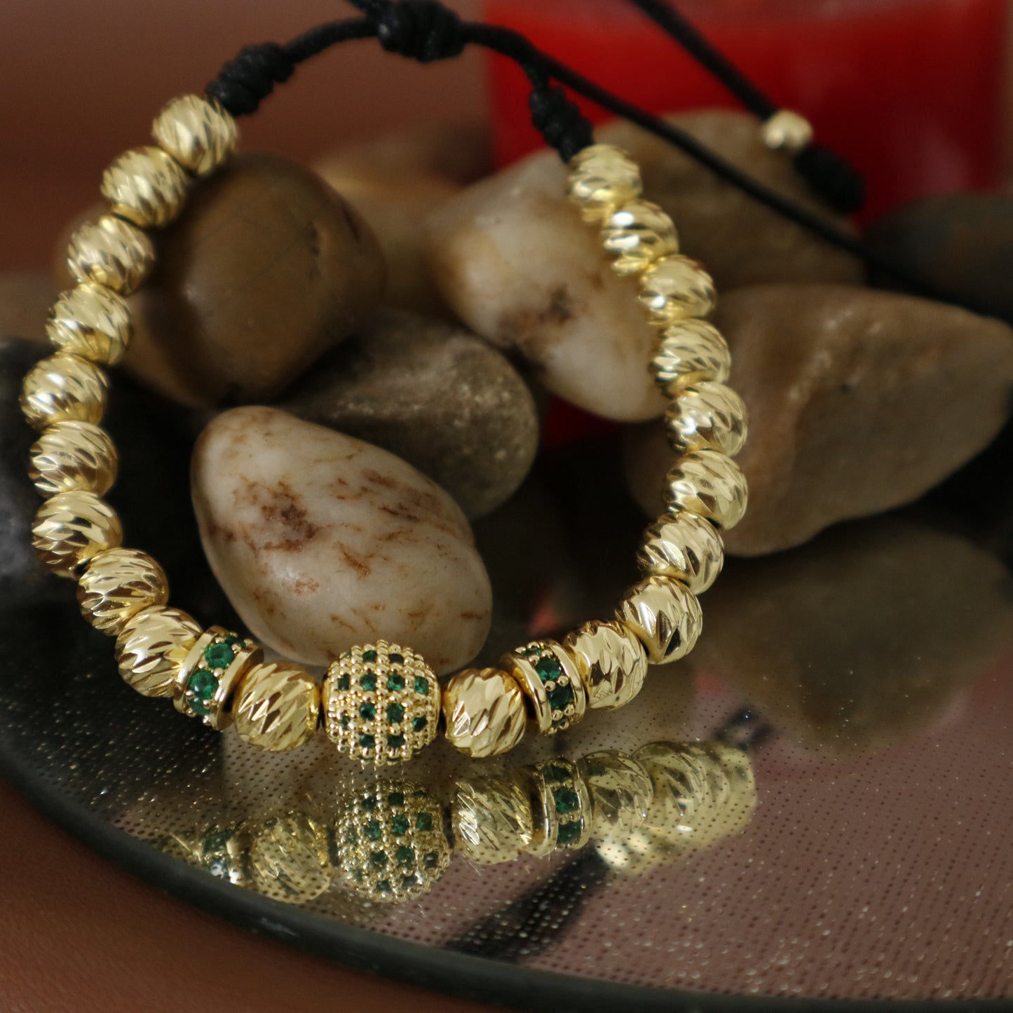 Pulsera con balines diamantados No. 6 y Esfera circonias verdes